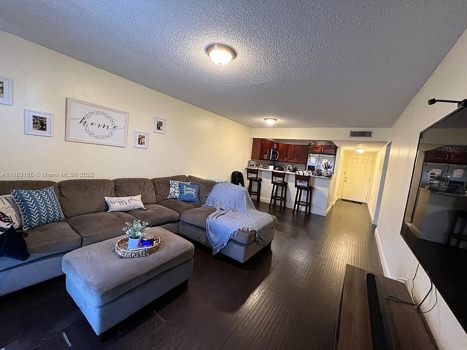 1st image of 1555 W 44th Pl APT 253B