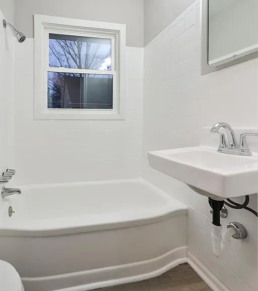 2726 Fernwood Ave — Photo 10