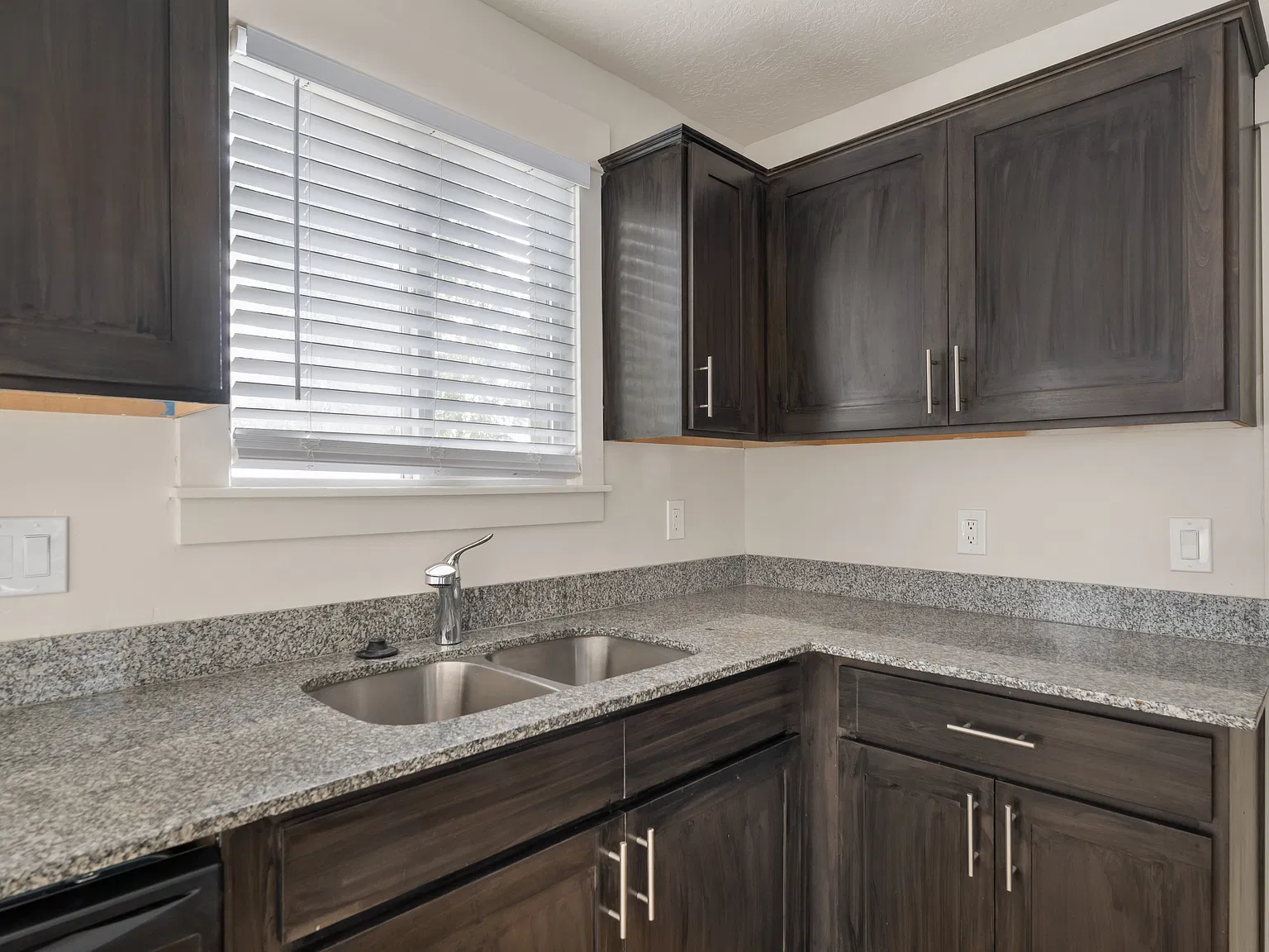 2 bed, 1.5 bath, 1000 sqft, $2,000 — Photo 4