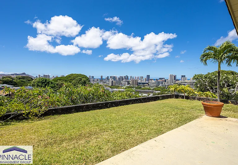 2019 Ualakaa St — Photo 2
