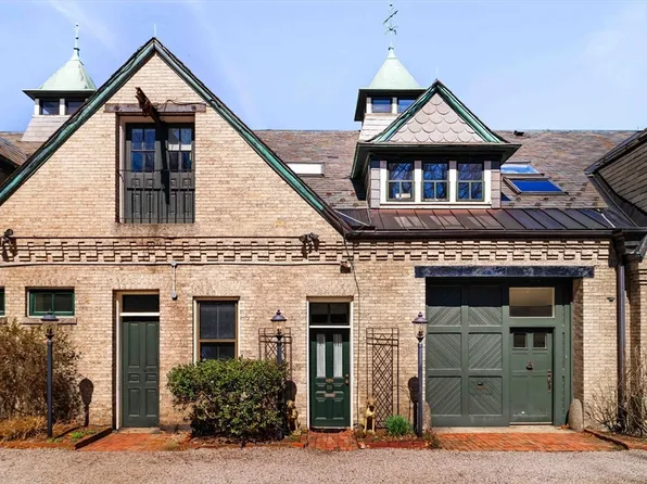 103 Bellevue St #4, Newton, MA 02458