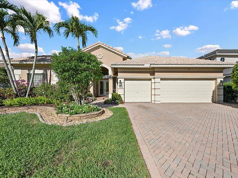 4241 Wellington Shores Dr — Photo 2