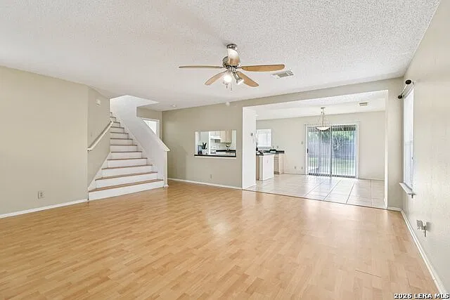 3 bed, 2.5 bath, 2067 sqft, $1,800 — Photo 2