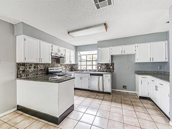 5th image of 13430 Clarewood Dr