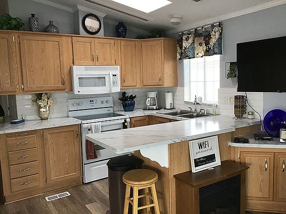 2nd image of 828 W Wild Walnut Dr #40
