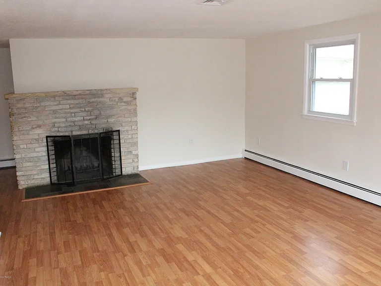 254 Admiral Ave — Photo 3