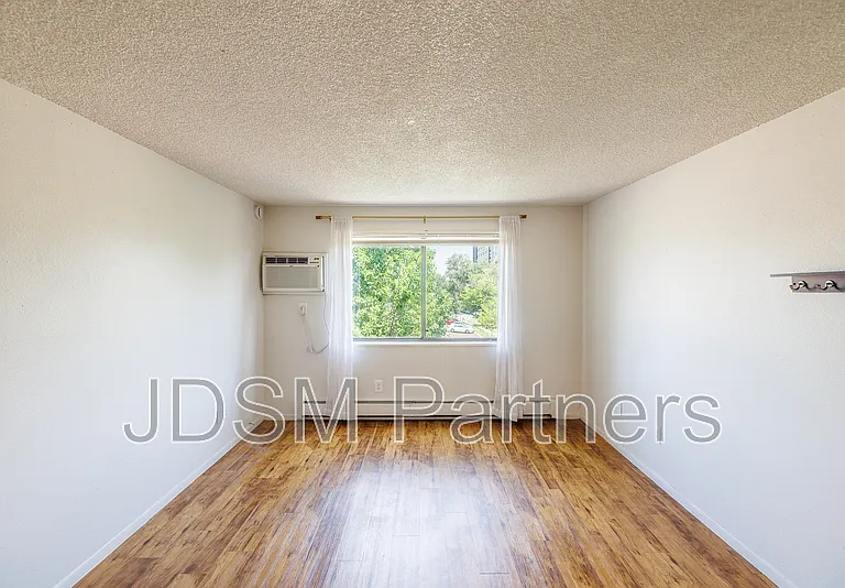 2455 Bryant St #6 — Photo 4