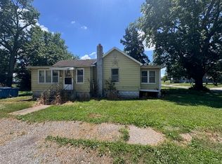 203 N Center St, Colfax, IL 61728