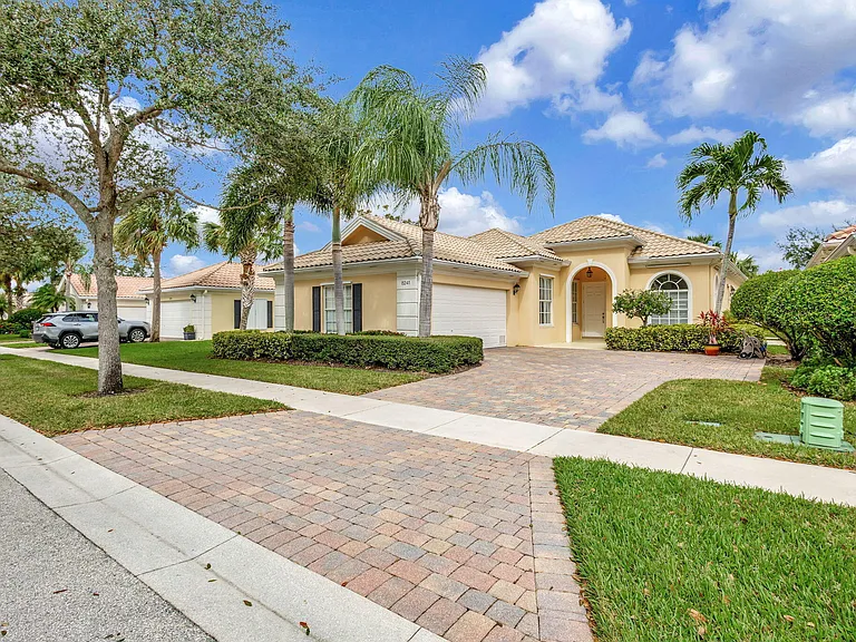 8241 Tobago Ln — Photo 2