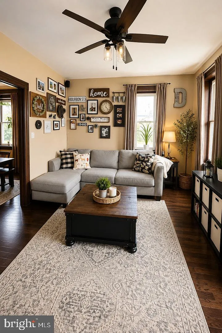 3 bed, 2.5 bath, 2300 sqft, $2,900 — Photo 3