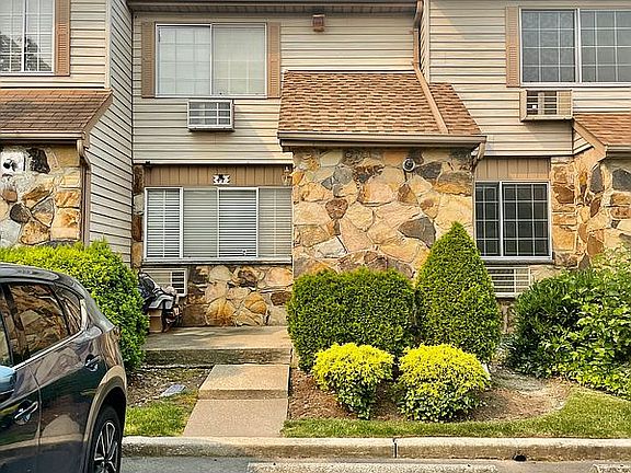 3rd image of 47 Tiger Ct #1