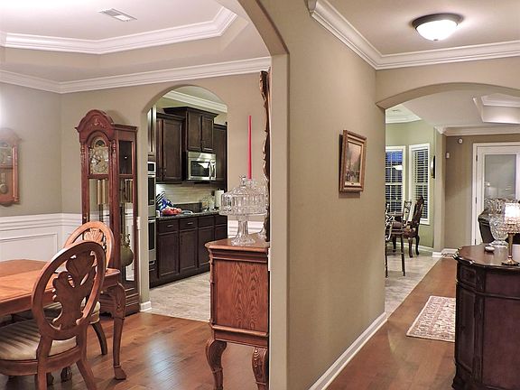 3rd image of 764 Sturdivant Dr