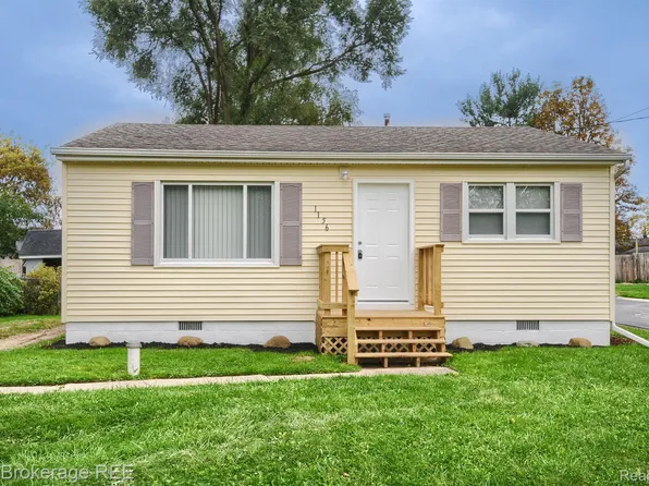 1156 Harriet St, Mount Morris, MI 48458