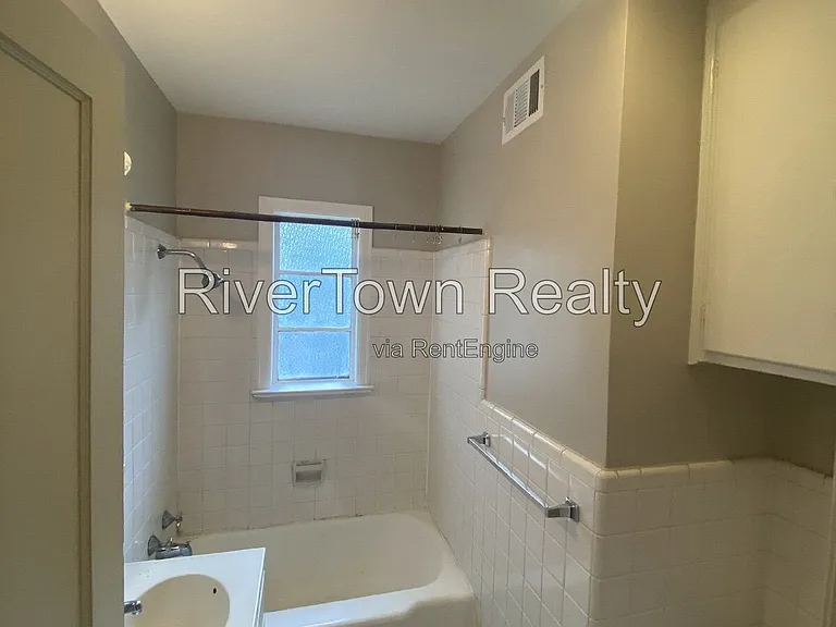 3570 Poplar Ave — Photo 10