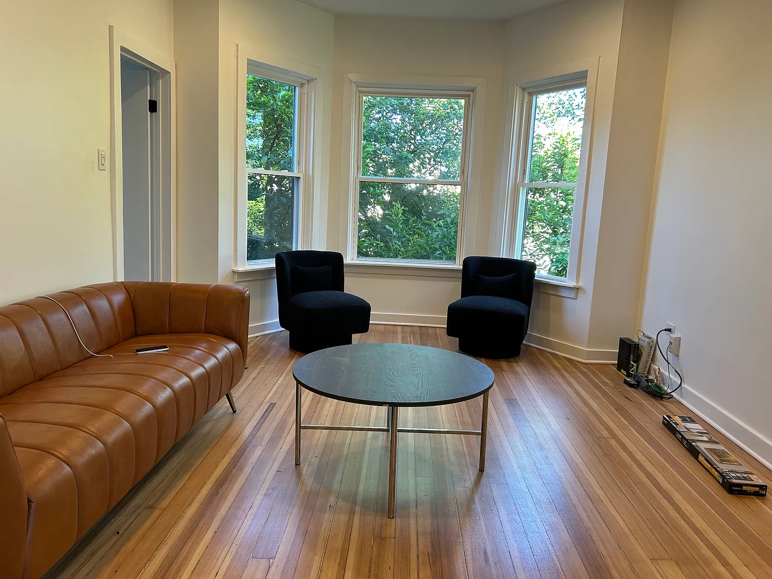3 bed, $1,800 — Photo 1