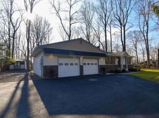 1139 Roundhouse Rd, Kintnersville, PA 18930