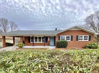 902 Bridgers St, Henderson, NC 27536