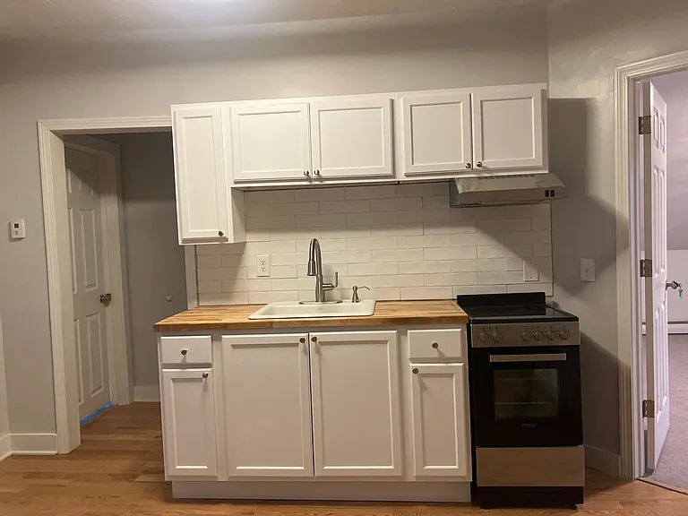 142 W Clifford St #3 — Photo 8