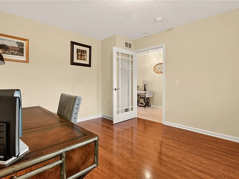2093 Mykola Rd — Photo 10