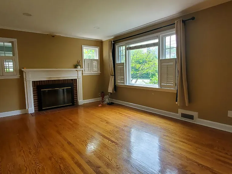 315 Clifton St — Photo 8