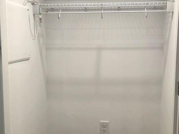 5th image of 697 Red Cedar Ct #1