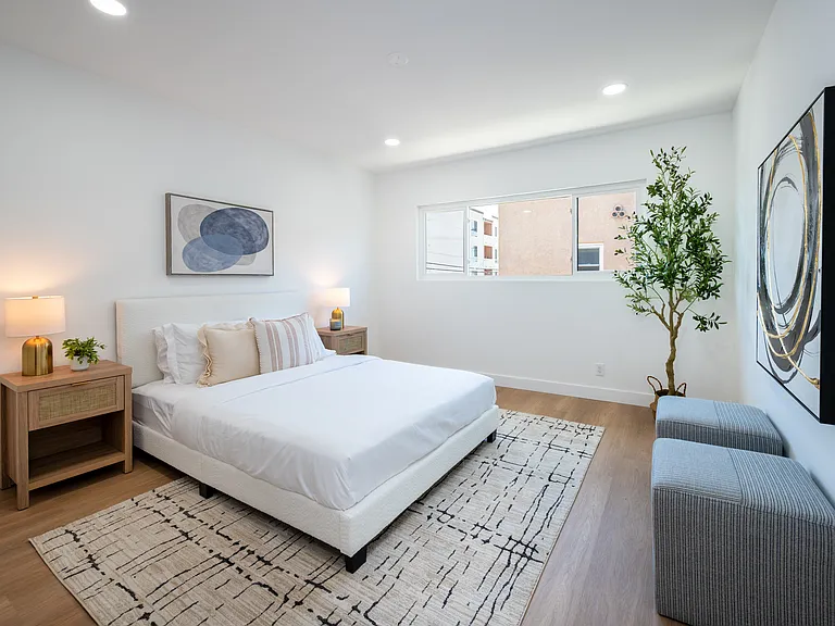1546 S Hayworth Ave #4 — Photo 23