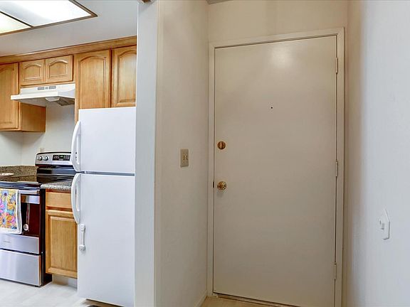 4th image of 151 Buckingham Dr Unit 233