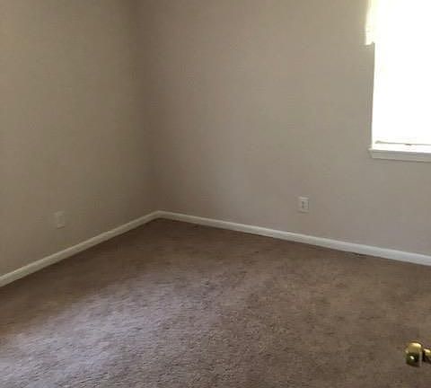 4th image of 1001 Blackhaw St
