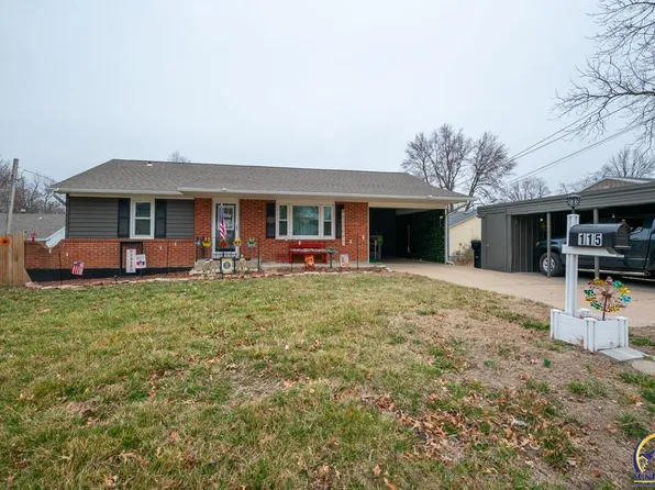 115 E 3rd St, Holton, KS 66436