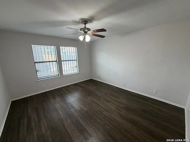 3 bed, 2.0 bath, 1720 sqft, $1,250 — Photo 4