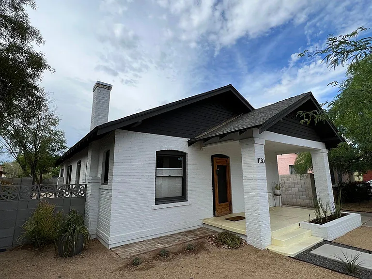 1130 E Palm Ln — Photo 2