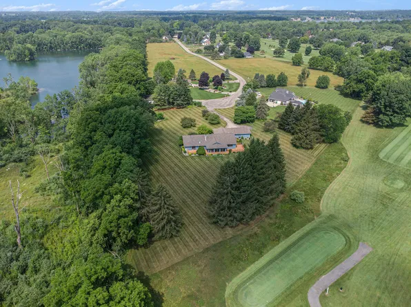 335 Fairway Dr, Coldwater, MI 49036