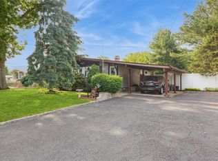 20 Duane Dr, Ronkonkoma, NY 11779