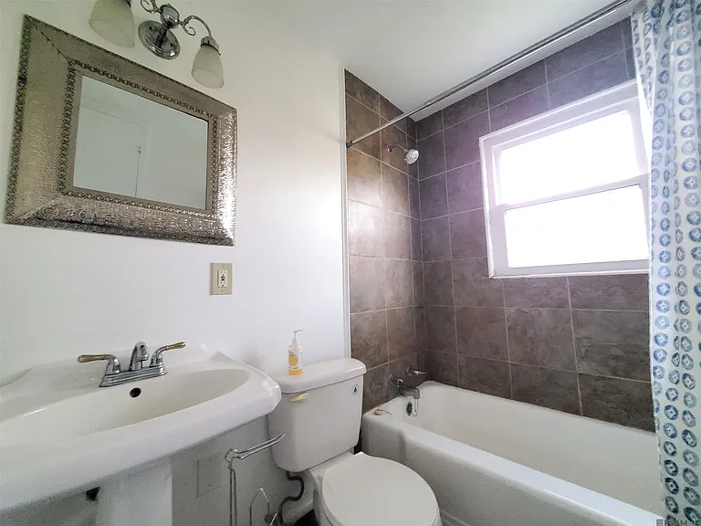 2166 Oleander St — Photo 9
