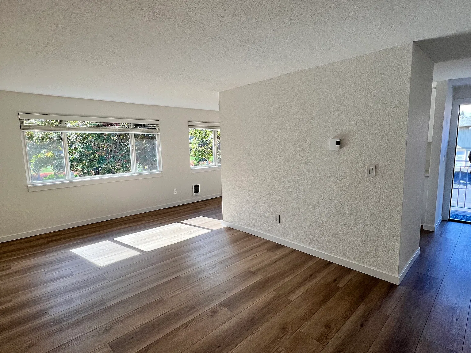 300 Dennis St SE — Photo 4