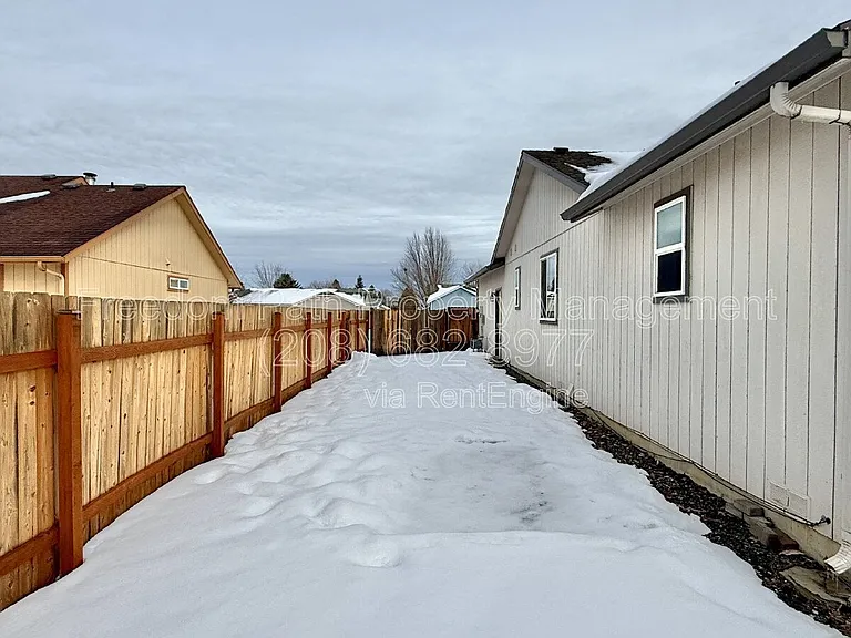1382 W Tanager Ave — Photo 31