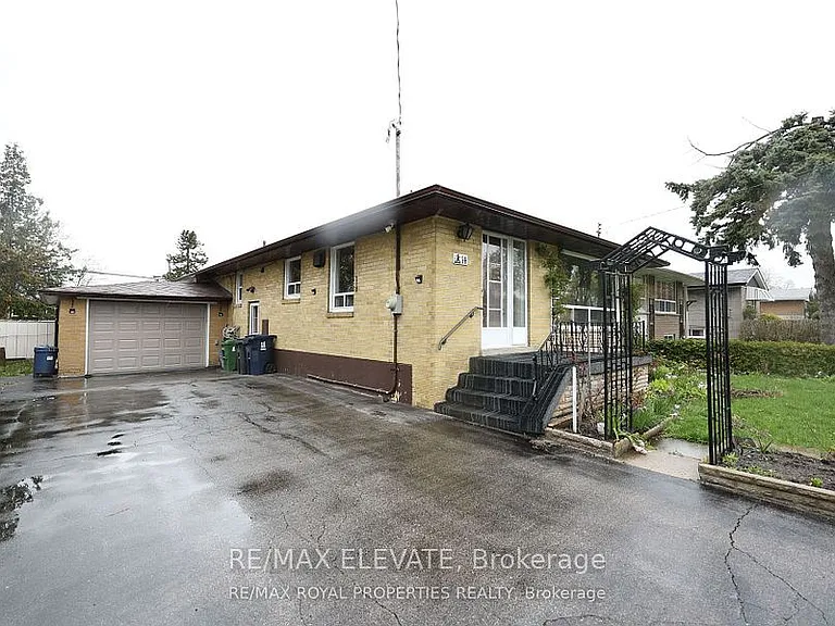 14 Mozart Ave — Photo 4