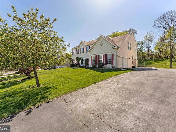 2nd image of 205 Sussex Rd