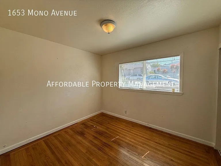 1653 Mono Ave — Photo 12