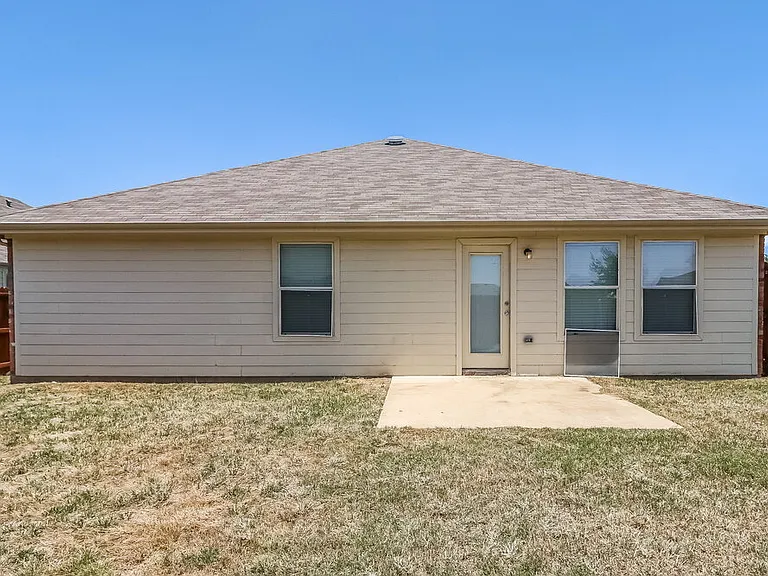 1235 Sweetwater Dr — Photo 16