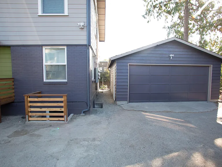 2221 E Thomas St #2 — Photo 11
