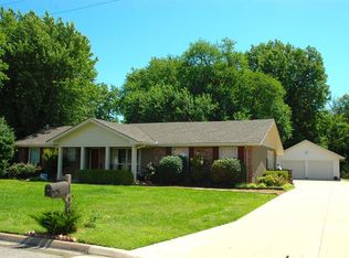 804 S 29th St, Parsons, KS 67357