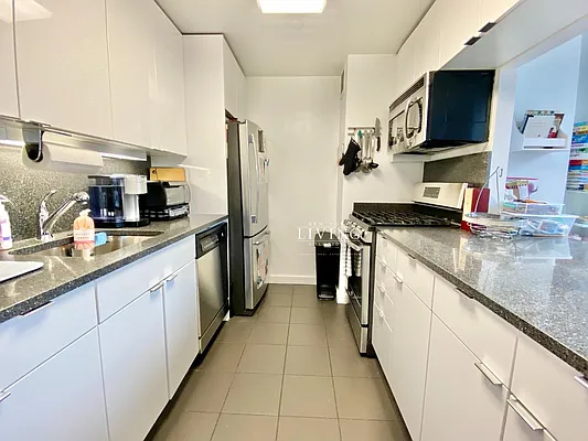 Rented by NY Living Solutions | media 12