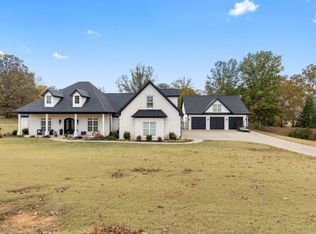 1211 Anna Dr, Tuscumbia, AL 35674