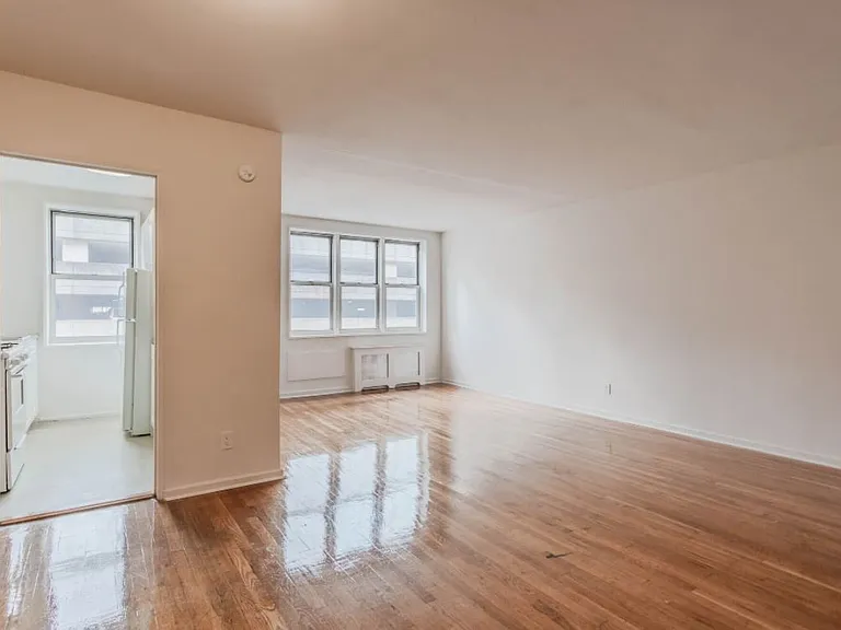 40 Barker Avenue — Photo 5