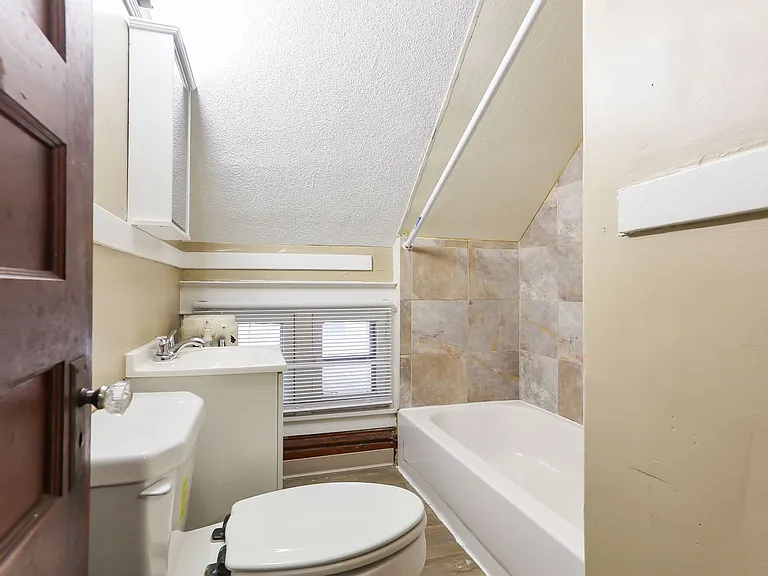 977 Fremont Ave E — Photo 13