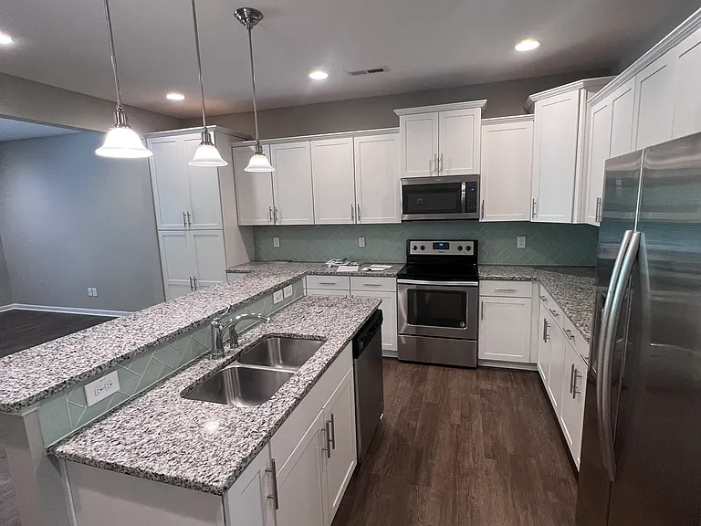 312 Irving Way — Photo 6