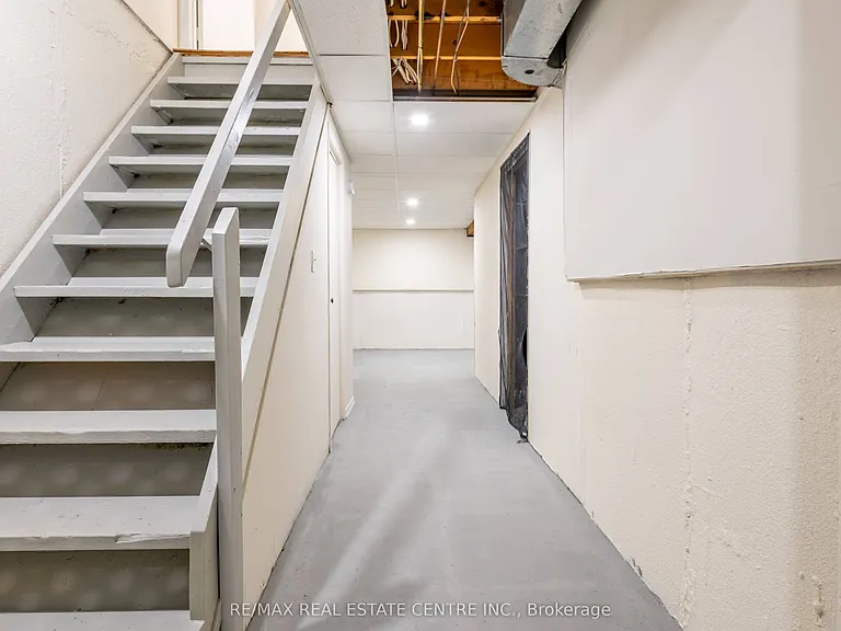 Trowbridge Dr — Photo 28
