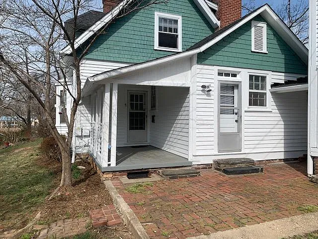 65 Edgewood Rd #1