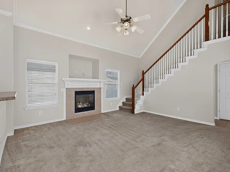 1024 Charleston Ln — Photo 10
